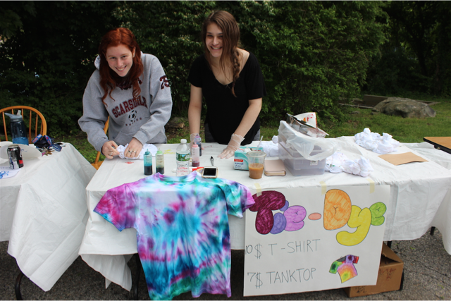 Sydney Goldman and Kylie Jurman tie dying