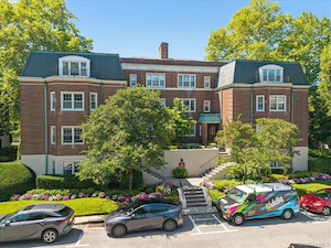 7 Chateaux Circle 7F