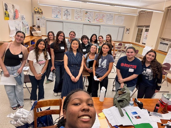 Dr. Kimberly Yee talks with students about life in the White Plains Hospital Operating Room