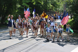 Girl_Scouts_Marching