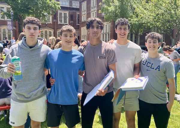 signing_boys